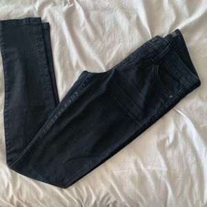 Joe’s Dark Demin Stretch “The Skinny” Jean 27